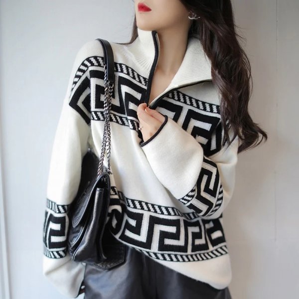 Black And White V-Neck Print Sweater